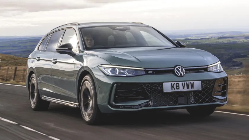 Новата ера на германския бестселър: Основни неща за модерната моделна гама на Volkswagen Passat