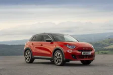 Как новата кросоувър икона Fiat 600 носи радост на пътя