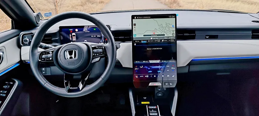 Как Honda e:Ny1 се опита да бъде премиум електричка, но остана просто скъп китайски експеримент