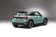 Mini Cooper S: Наточеният британски спортист, който взриви асфалта с двулитров турбо мотор и 204 коня